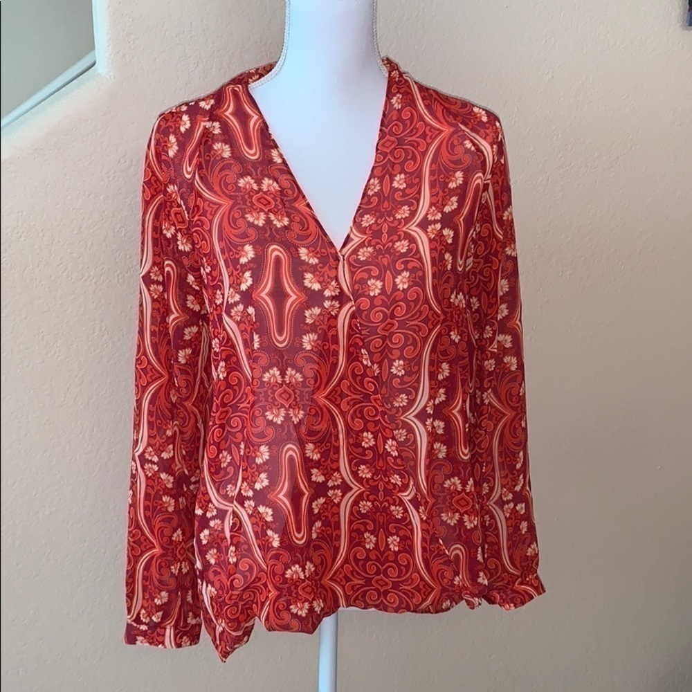 F21 hi-lo printed top